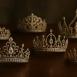 Tiaras storiche dimenticate: Le storie di proprietà che hanno cambiato il loro destino