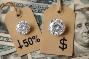 I diamanti lab grown costano il 50-80% in meno: perché il prezzo è così diverso